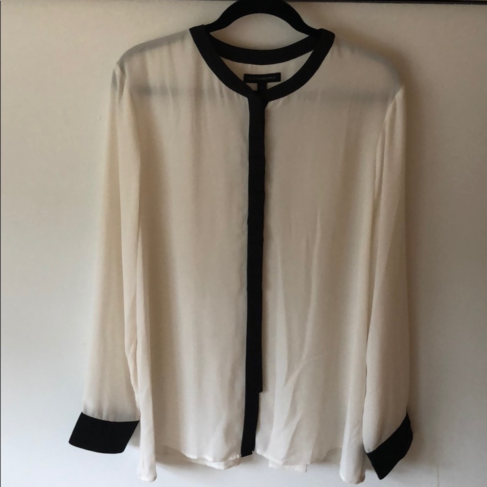 Banana Republic long sleeve blouse. NWT. Size XL